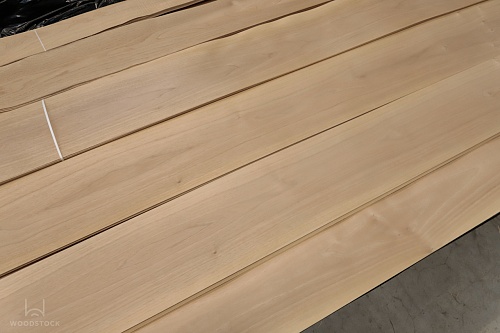 Натуральный шпон Орех европейский White-gray Натуральный шпон Орех европейский White-gray