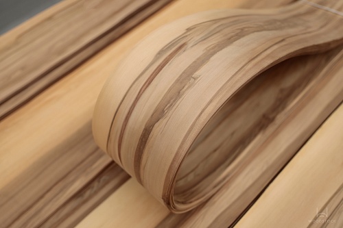 Натуральный шпон Орех сатиновый (Red Gum) Натуральный шпон Орех сатиновый (Red Gum)