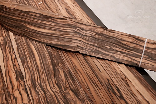 Натуральный шпон Эбиара (Берлиния) Натуральный шпон Эбиара (Берлиния)