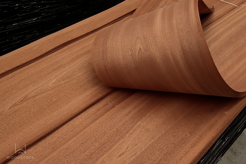 Натуральный шпон Сапеле