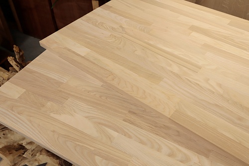 Мебельный щит из ясеня Белый сращенный А/В 20х600х3000 Мебельный щит из ясеня Белый сращенный А/В 20х600х3000