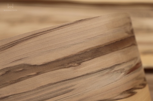 Натуральный шпон Орех сатиновый (Red Gum) Натуральный шпон Орех сатиновый (Red Gum)