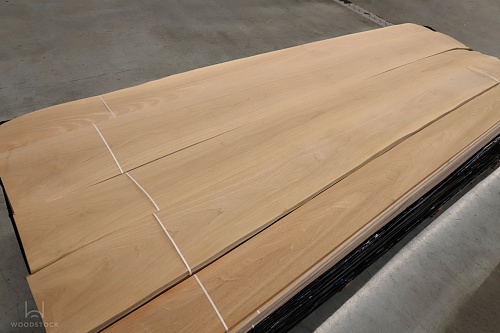 Натуральный шпон Орех европейский White-gray Натуральный шпон Орех европейский White-gray