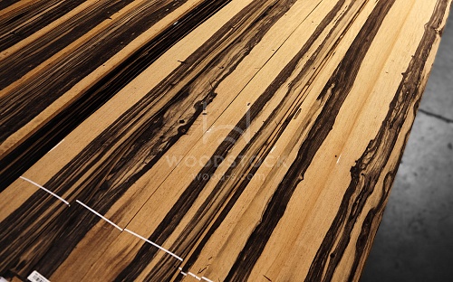 Натуральный шпон Эбен африканский