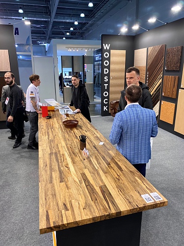 Мебельный щит из Блэк Офрама сращенного Мебельный щит из Блэк Офрама сращенного