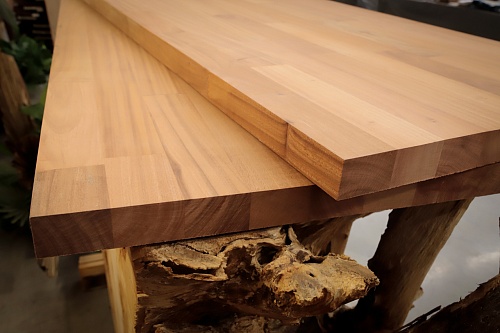 Мебельный щит из Красного дерева Mixed сращенного Мебельный щит из Красного дерева Mixed сращенного