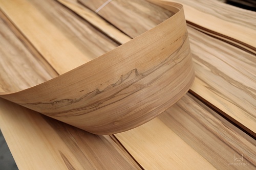 Натуральный шпон Орех сатиновый (Red Gum) Натуральный шпон Орех сатиновый (Red Gum)