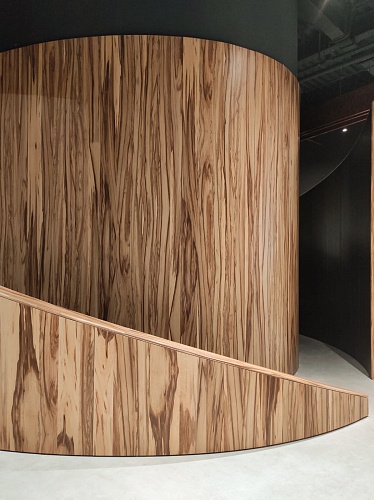 Натуральный шпон Орех сатиновый (Red Gum) Натуральный шпон Орех сатиновый (Red Gum)