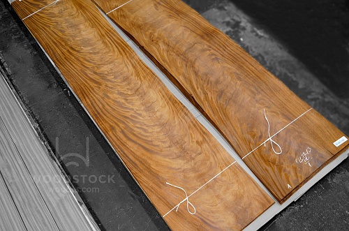 Натуральный шпон Махагон «пирамида» Натуральный шпон Махагон «пирамида»