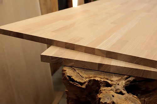 Мебельный щит из Ясеня Дальневочного сращенного Мебельный щит из Ясеня Дальневочного сращенного