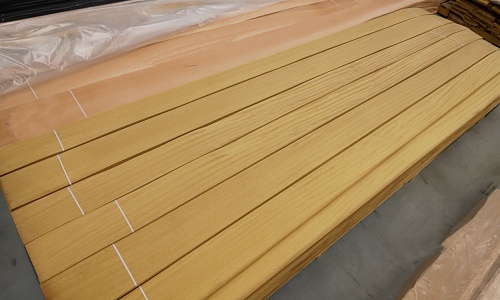 Натуральный шпон Ироко Натуральный шпон Ироко