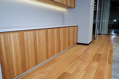 Эвкалипт необрезная доска Эвкалипт необрезная доска