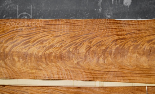 Натуральный шпон Махагон «пирамида» Натуральный шпон Махагон «пирамида»