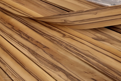 Натуральный шпон Орех сатиновый Choco