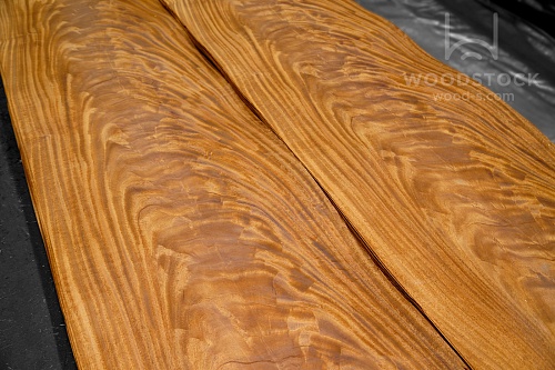 Натуральный шпон Махагон «пирамида» Натуральный шпон Махагон «пирамида»