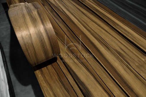 Натуральный шпон Орех сатиновый Choco