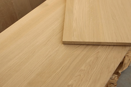 Мебельный щит из дуба цельноламельный А/В 20х600х2100 Мебельный щит из дуба цельноламельный А/В 20х600х2100