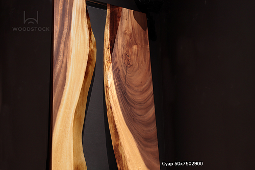 Столешница из Суара с эпоксидной смолой