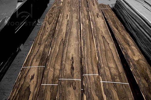 Натуральный шпон Зирикот Натуральный шпон Зирикот