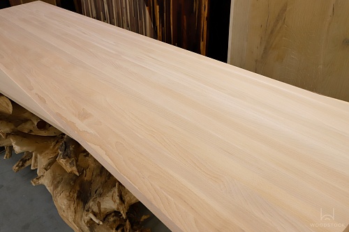 Мебельный щит из Бука цельноламельный А/В 40х600х2400 Мебельный щит из Бука цельноламельный А/В 40х600х2400