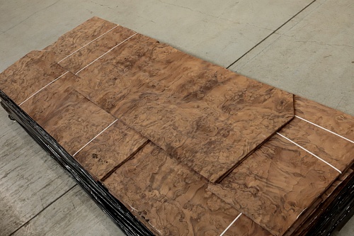 Натуральный шпон Орех корень Натуральный шпон Орех корень