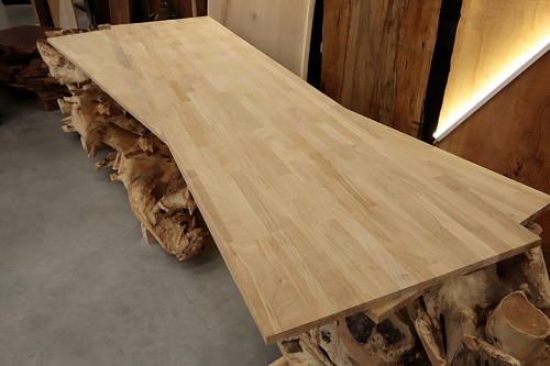 Мебельный щит из дуба сращенный C/C 18x600x2500 Мебельный щит из дуба сращенный C/C 18x600x2500