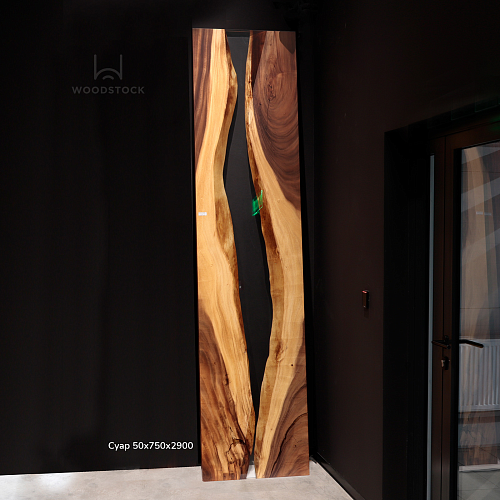 Столешница из Суара с эпоксидной смолой