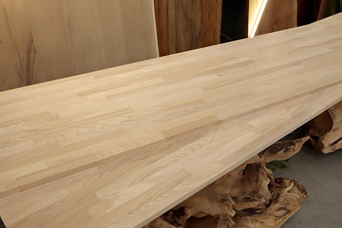 Мебельный щит из ясеня Белый сращенный А/В 20х600х3000 Мебельный щит из ясеня Белый сращенный А/В 20х600х3000