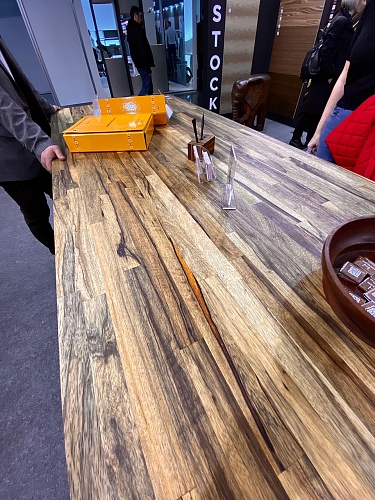 Мебельный щит из Блэк Офрама сращенного Мебельный щит из Блэк Офрама сращенного