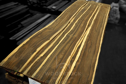 Доски Зирикот, необрезной пиломатериал Доски Зирикот, необрезной пиломатериал