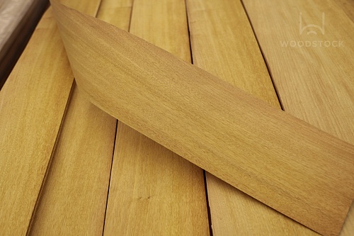 Натуральный шпон Мовингу Натуральный шпон Мовингу