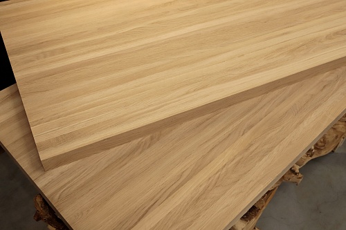 Мебельный щит из дуба цельноламельный А/В 40х600х1700 Мебельный щит из дуба цельноламельный А/В 40х600х1700