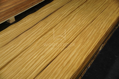 Натуральный шпон Афромозия