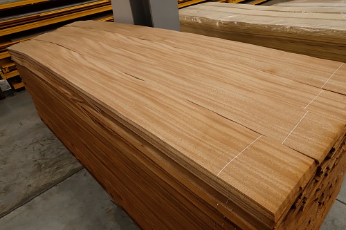 Натуральный шпон Махагон, Африка Натуральный шпон Махагон, Африка