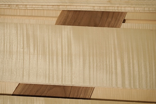 Натуральный шпон Сикоморо FRISSE Натуральный шпон Сикоморо FRISSE