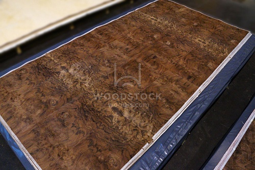 Натуральный шпон Орех корень Натуральный шпон Орех корень