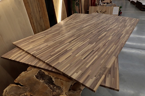 Мебельный щит из Ореха американского (узкая ламель 40x600x3000 мм)