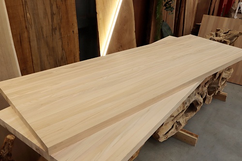 Мебельный щит из ясеня Белый цельноламельный А/В 40х620х2800 Мебельный щит из ясеня Белый цельноламельный А/В 40х620х2800