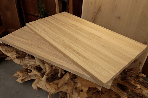 Мебельный щит из дуба цельноламельный А/В 40х600х900 Мебельный щит из дуба цельноламельный А/В 40х600х900