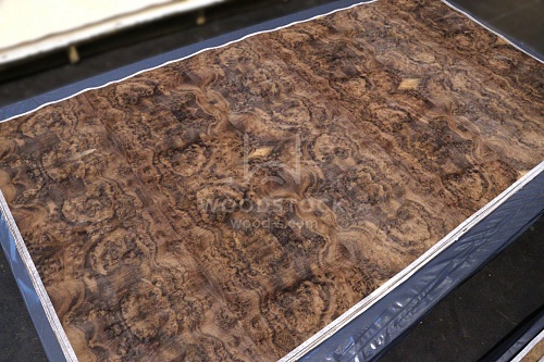 Натуральный шпон Орех корень Натуральный шпон Орех корень