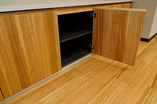 Натуральный шпон Эвкалипт Frize Натуральный шпон Эвкалипт Frize