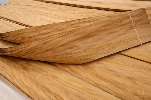 Натуральный шпон Пероба Мика Натуральный шпон Пероба Мика