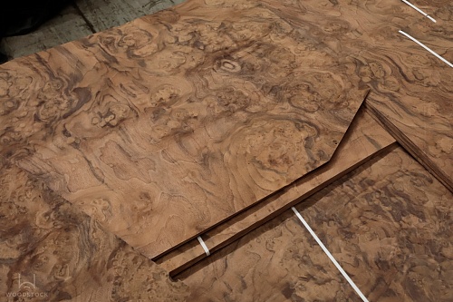 Натуральный шпон Орех корень Натуральный шпон Орех корень