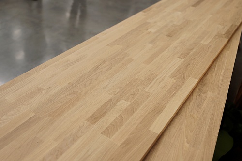 Мебельный щит из дуба сращенный А/В 19х600х3000 Мебельный щит из дуба сращенный А/В 19х600х3000