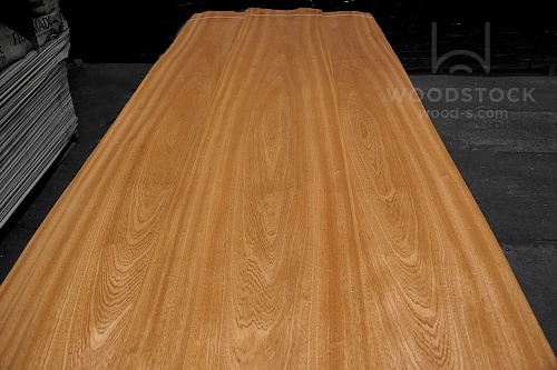 Натуральный шпон Сапеле