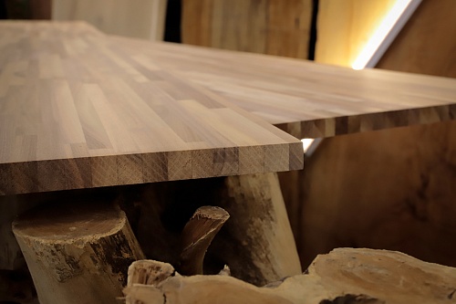 Мебельный щит из Ореха американского (узкая ламель 40x600x3000 мм)