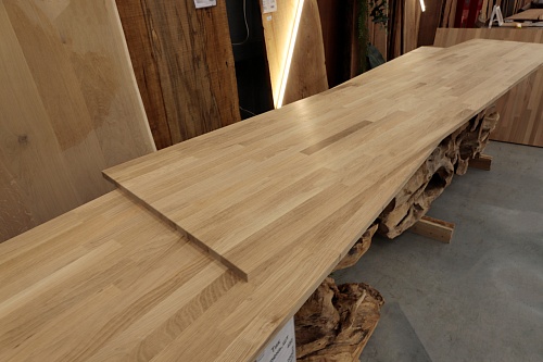 Мебельный щит из дуба сращенный А/В 19х600х3000 Мебельный щит из дуба сращенный А/В 19х600х3000