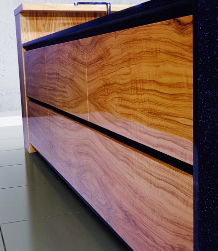 Натуральный шпон Олива Натуральный шпон Олива