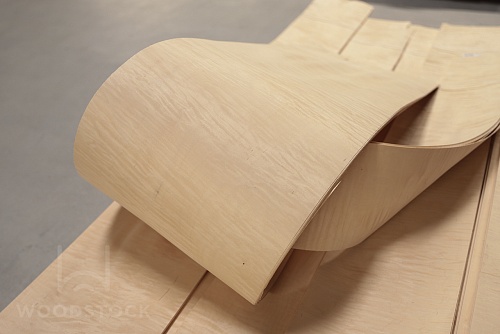 Натуральный шпон Клён CURLY Натуральный шпон Клён CURLY