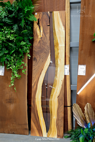 Столешница из Суара с эпоксидной смолой